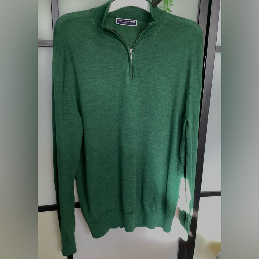 Charles Tyrwhitt sweater 100% merino wool. Size L